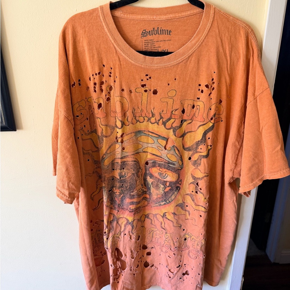 Urban Outfitters ‘Sublime’ Distressed Graphic Tee - Picture 2 of 4